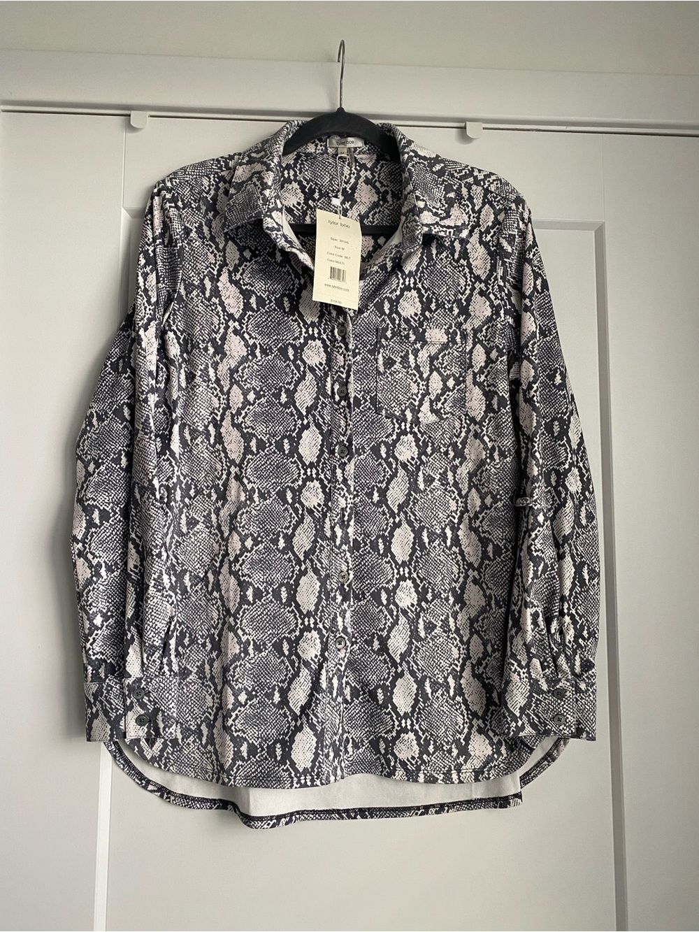 New Tyler Boe Button Up Tunic Shirt Women’s M Snakeskin Print Long Sleeve Top